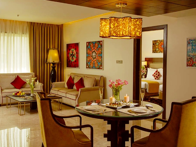 Presidential suit_640x480-300x225.jpg